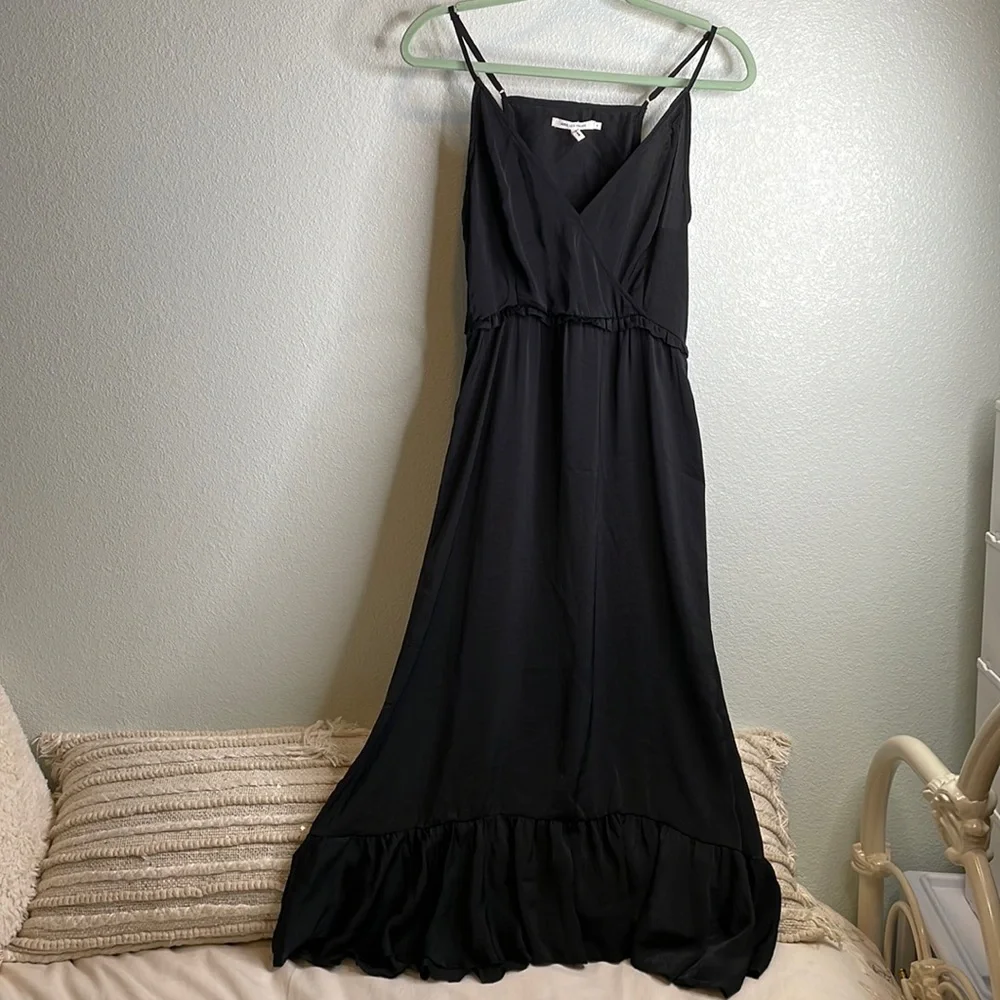 Avec les Filles Joyce Azria surplice flowy silky midi dress - Picture 3 of 7